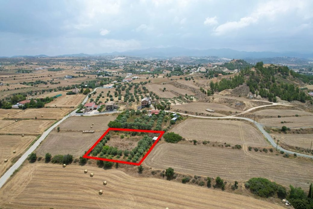 2,342m² Plot for Sale in Pera, Nicosia District