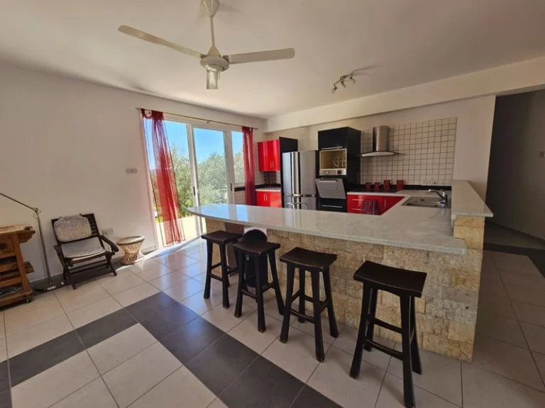3 Bedroom House for Sale in Polemi, Paphos District
