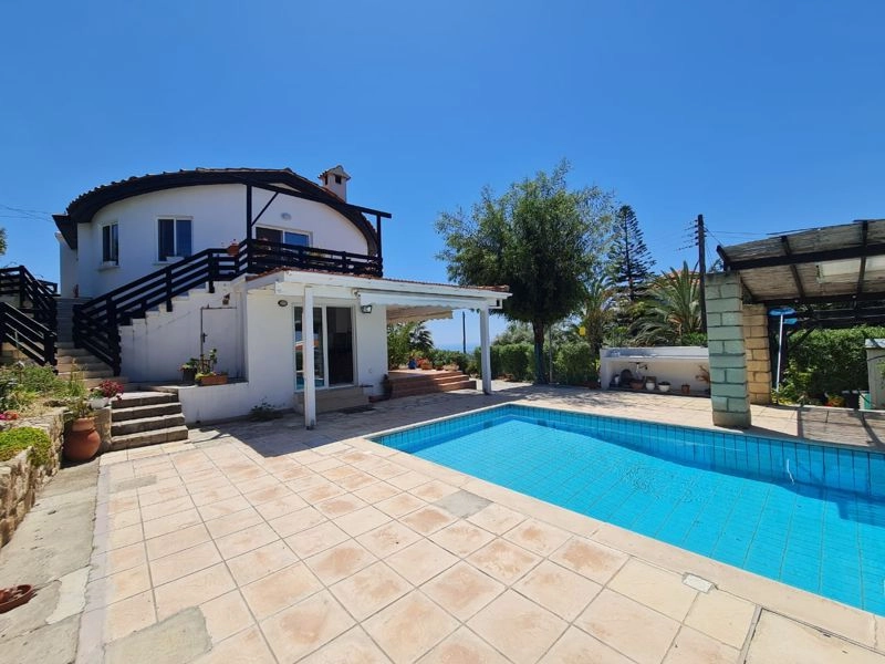 6+ Bedroom House for Sale in Tala, Paphos District