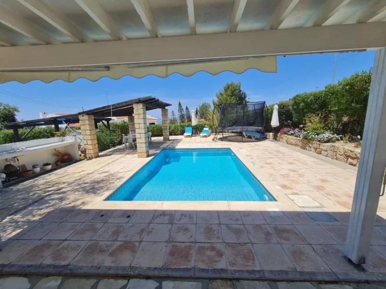 6+ Bedroom House for Sale in Tala, Paphos District