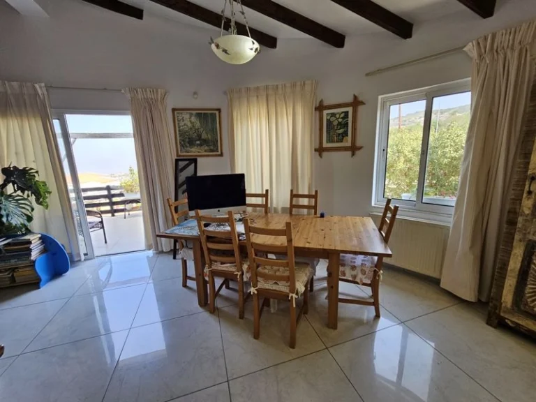 6+ Bedroom House for Sale in Tala, Paphos District