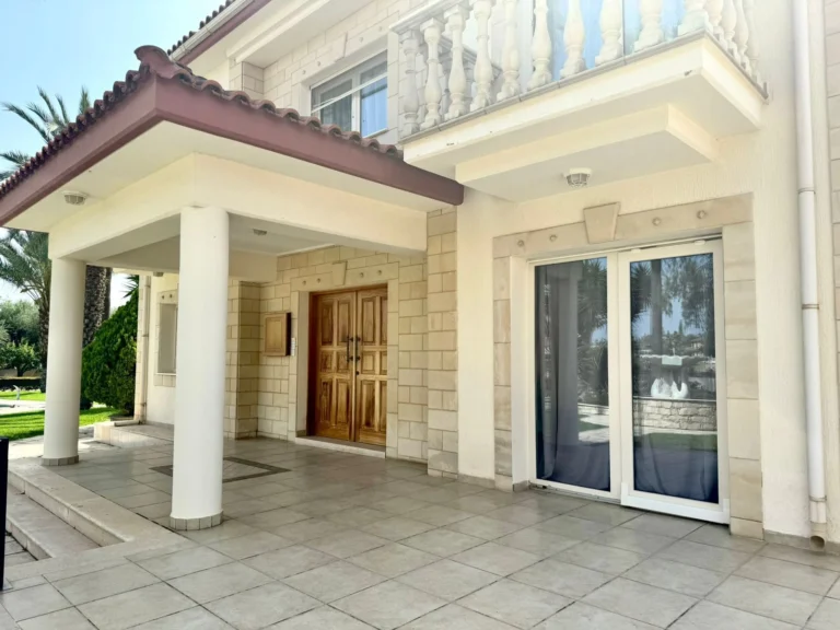 5 Bedroom House for Sale in Pyrgos Lemesou, Limassol District