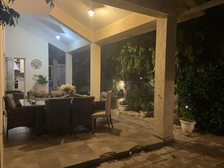 5 Bedroom House for Sale in Trachoni Lemesou, Limassol District