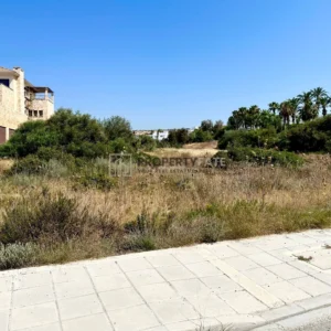 692m² Plot for Sale in Agios Tychonas, Limassol District