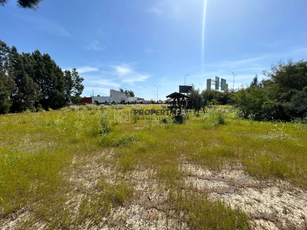 1,561m² Plot for Sale in Kato Polemidia, Limassol District