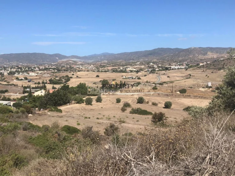 27,523m² Plot for Sale in Pentakomo, Limassol District