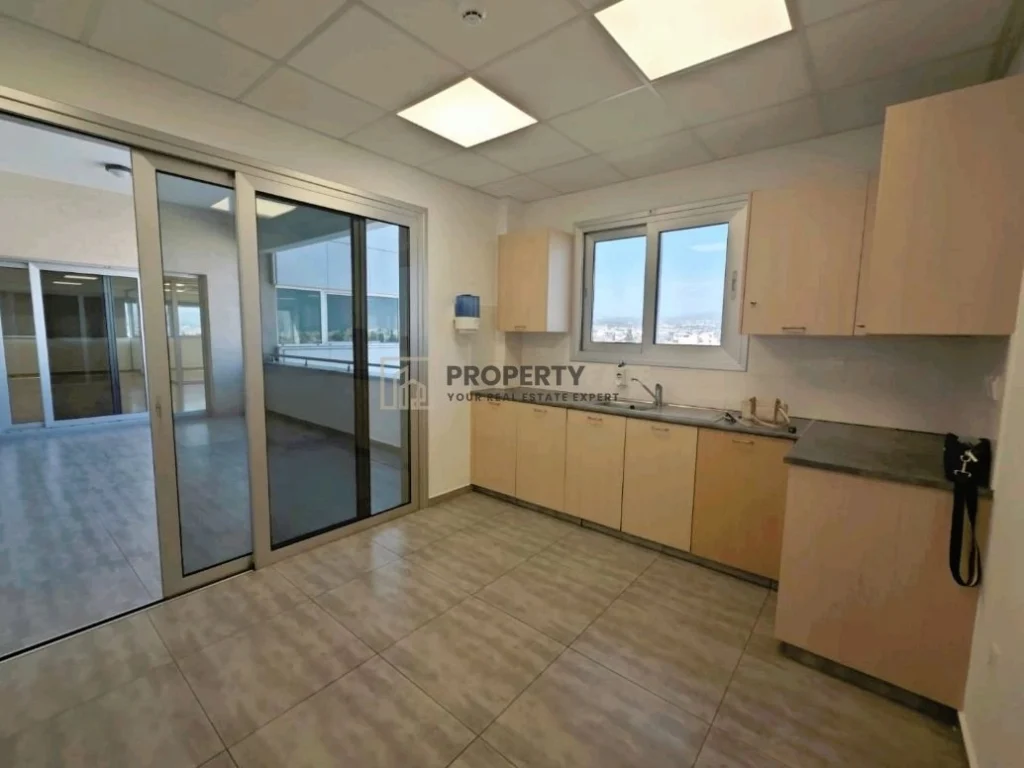 475m² Office for Rent in Limassol – Omonoia