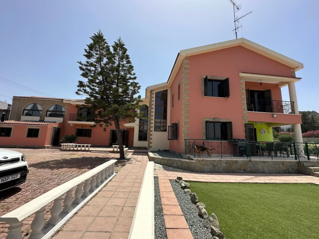 5 Bedroom House for Sale in Prastio Kellakiou, Limassol District