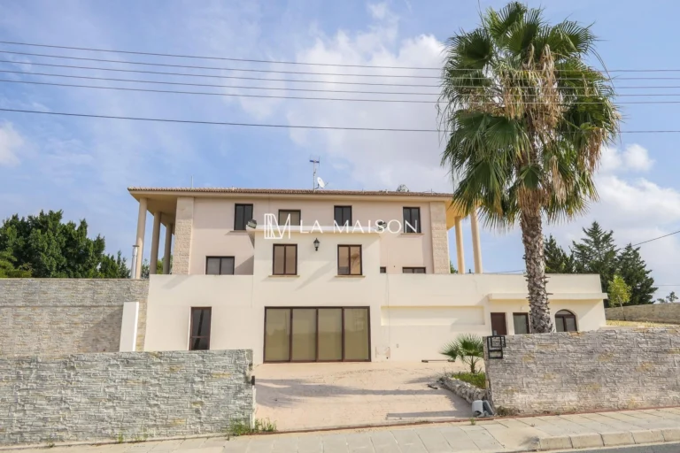 Cheap Houses and Villas for Sale Nicosia up to 800000 euro