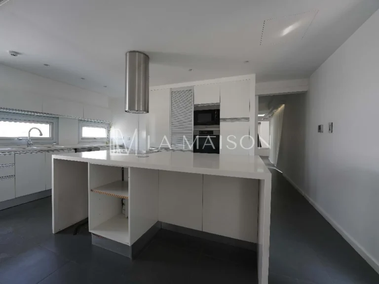 5 Bedroom House for Sale in Kalithea, Nicosia District