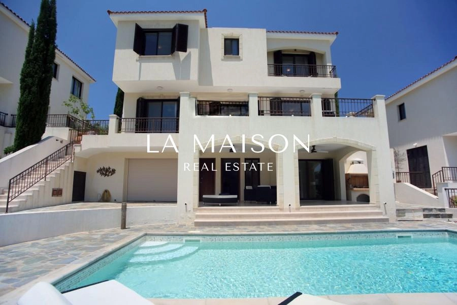 4 Bedroom House for Sale in Neo Chorio Pafou, Paphos District