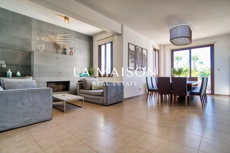 6+ Bedroom House for Sale in Paphos District