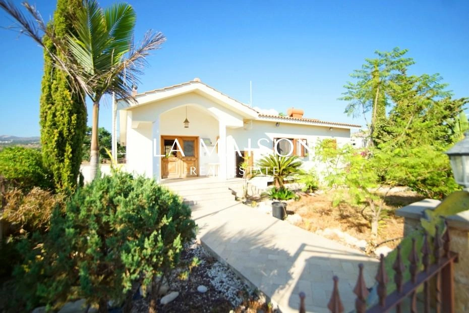 6+ Bedroom House for Sale in Konia, Paphos District