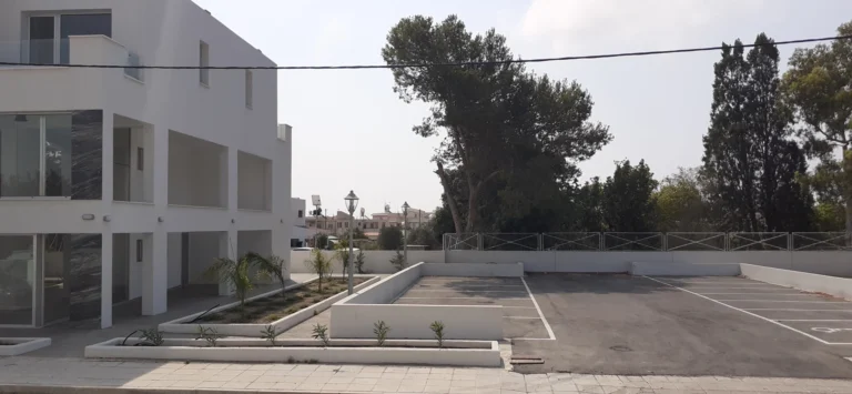 107m² Commercial for Sale in Meneou, Larnaca District