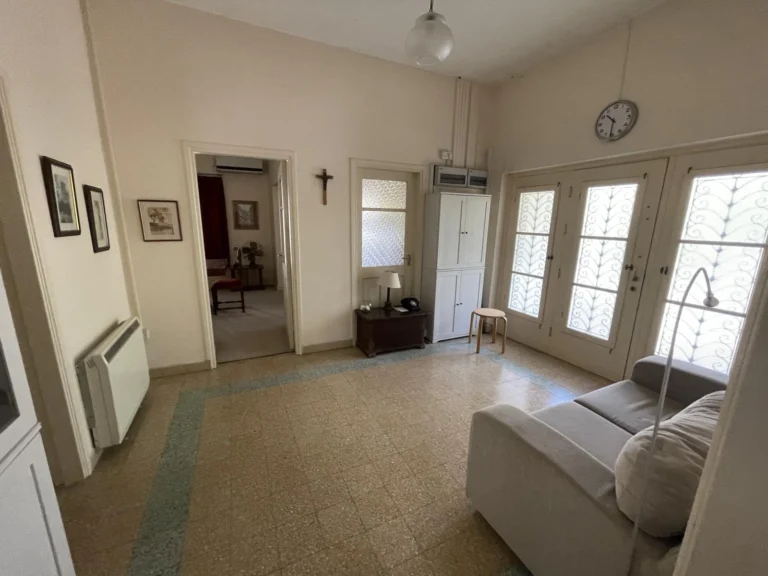 3 Bedroom House for Sale in Strovolos, Nicosia District