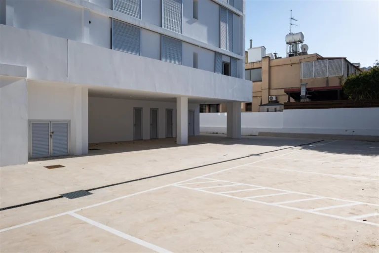 85m² Commercial for Sale in Strovolos, Nicosia District