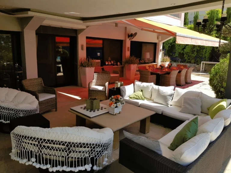 5 Bedroom House for Sale in Moniatis, Limassol District