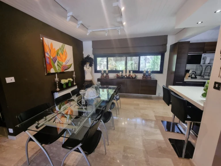 5 Bedroom House for Sale in Moniatis, Limassol District