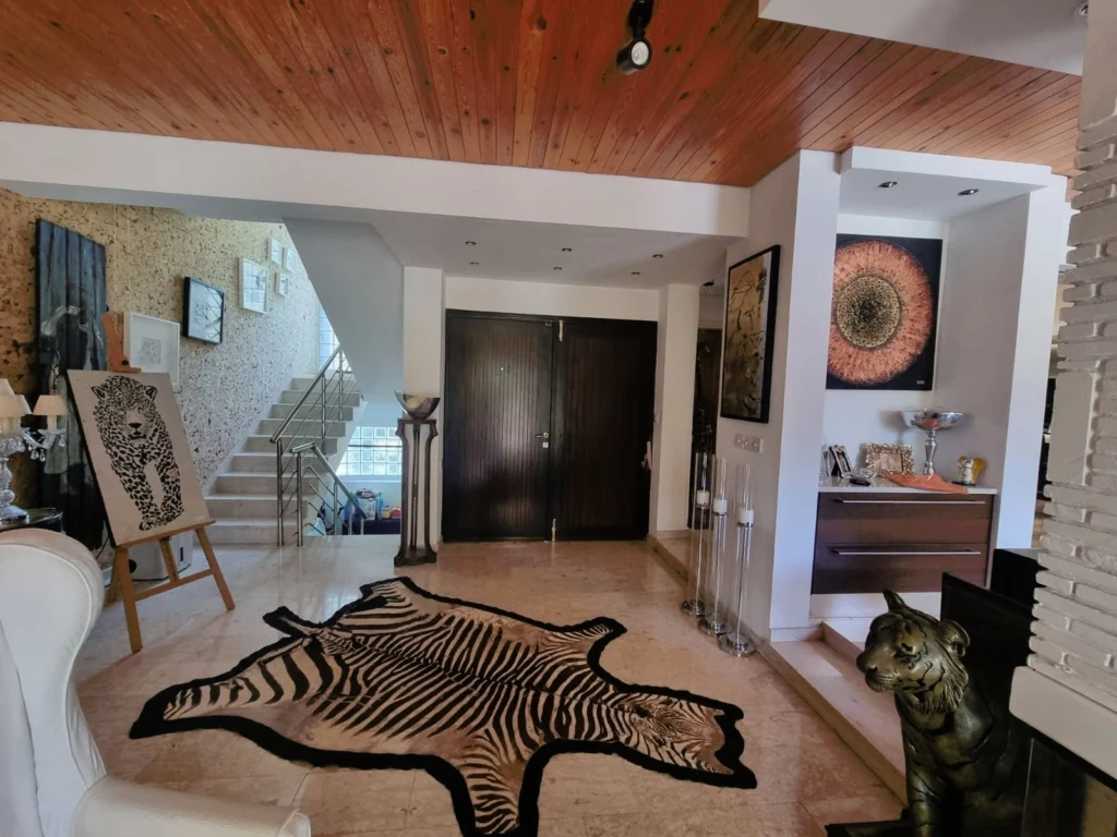 5 Bedroom House for Rent in Moniatis, Limassol District