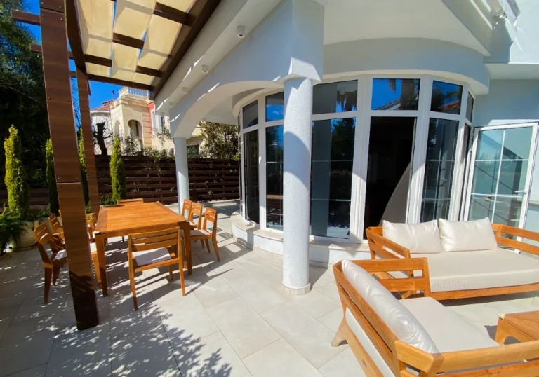 5 Bedroom House for Sale in Pyrgos Lemesou, Limassol District