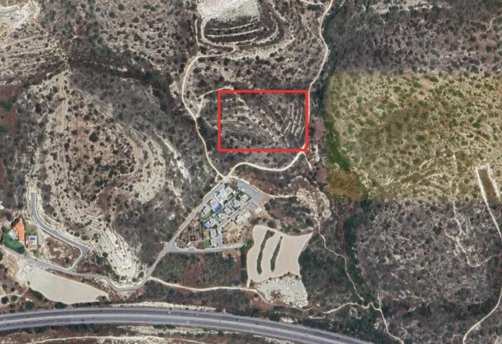 18,400m² Plot for Sale in Agios Tychonas, Limassol District