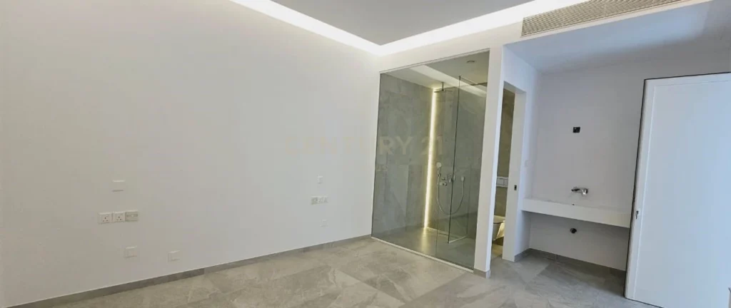 230m² Building for Rent in Limassol District