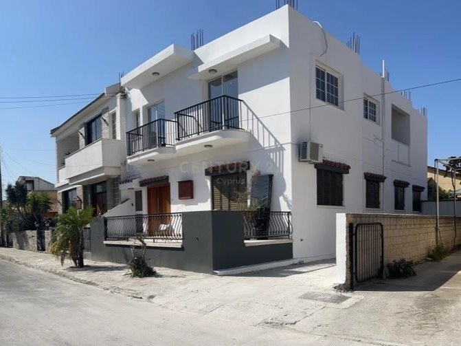 Cheap Houses and Villas for Sale Larnaca up to 200000 euro