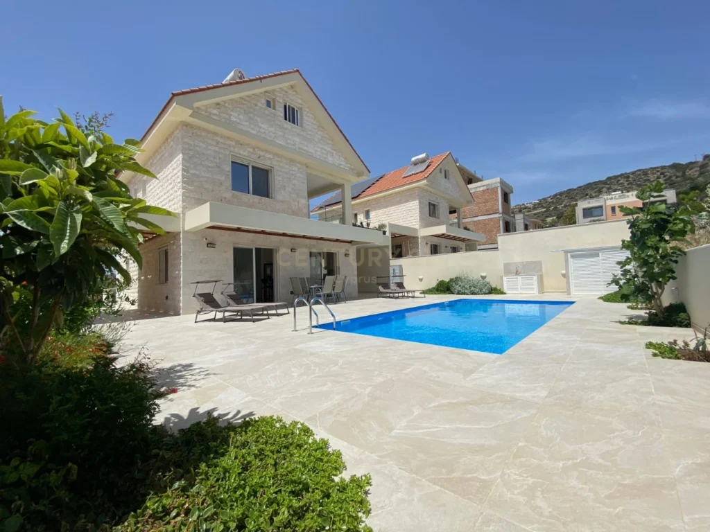 5 Bedroom House for Rent in Palodeia, Limassol District