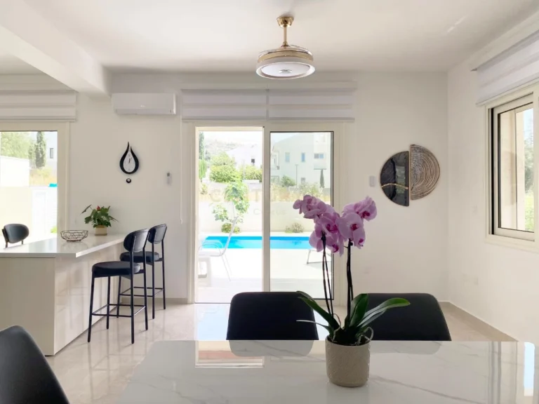5 Bedroom House for Rent in Palodeia, Limassol District
