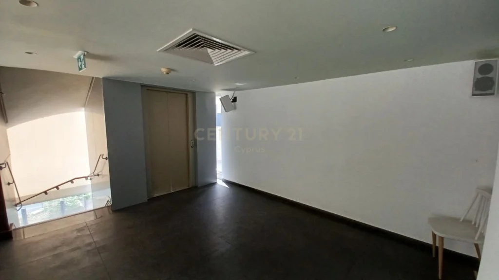 658m² Commercial for Rent in Limassol District