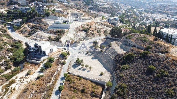 3,153m² Plot for Sale in Agios Tychonas, Limassol District