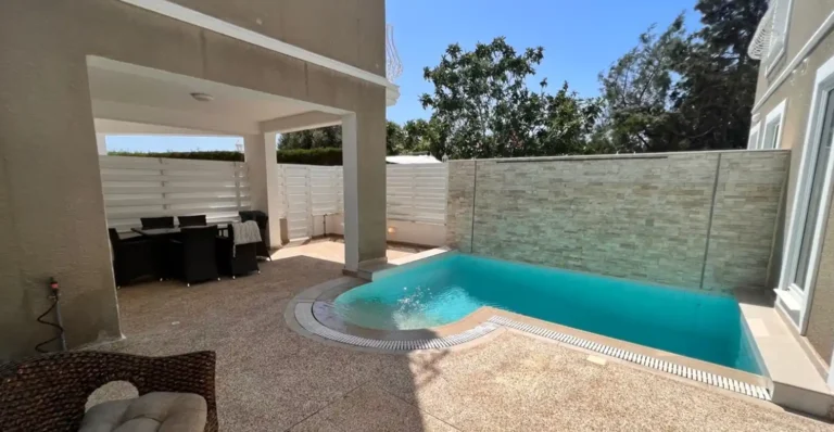 Дом с 3 спальнями в аренду в Лимассоле