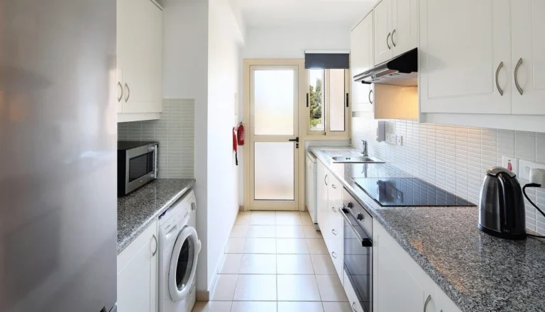 2 Bedroom Apartment for Sale in Paphos – Universal