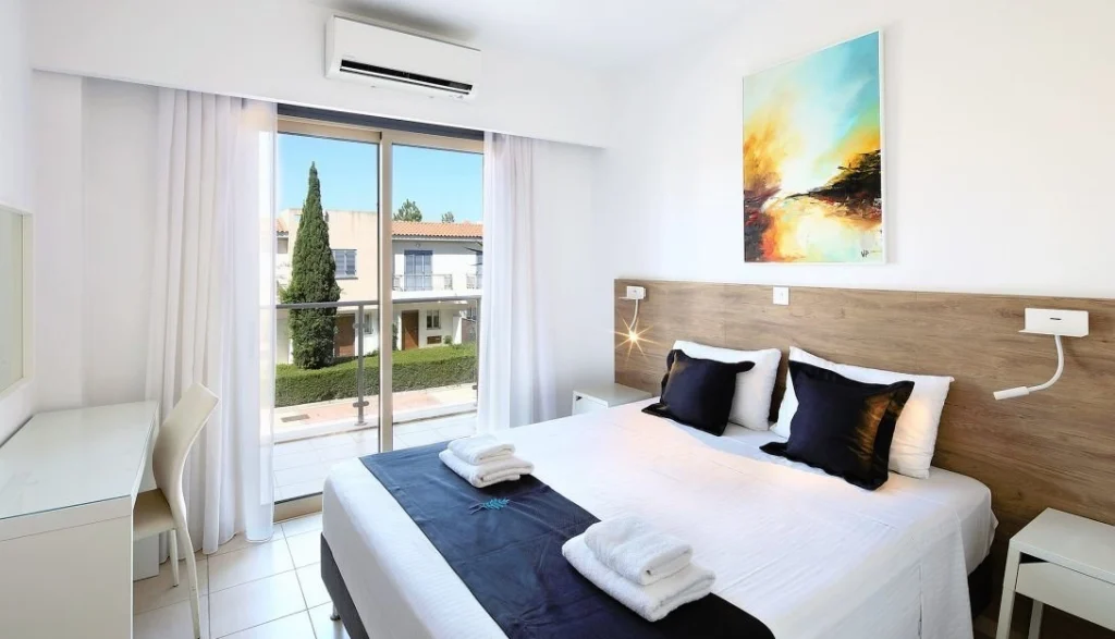 2 Bedroom Apartment for Sale in Paphos – Universal