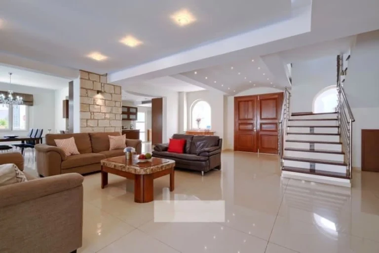 6+ Bedroom House for Sale in Paphos – Universal