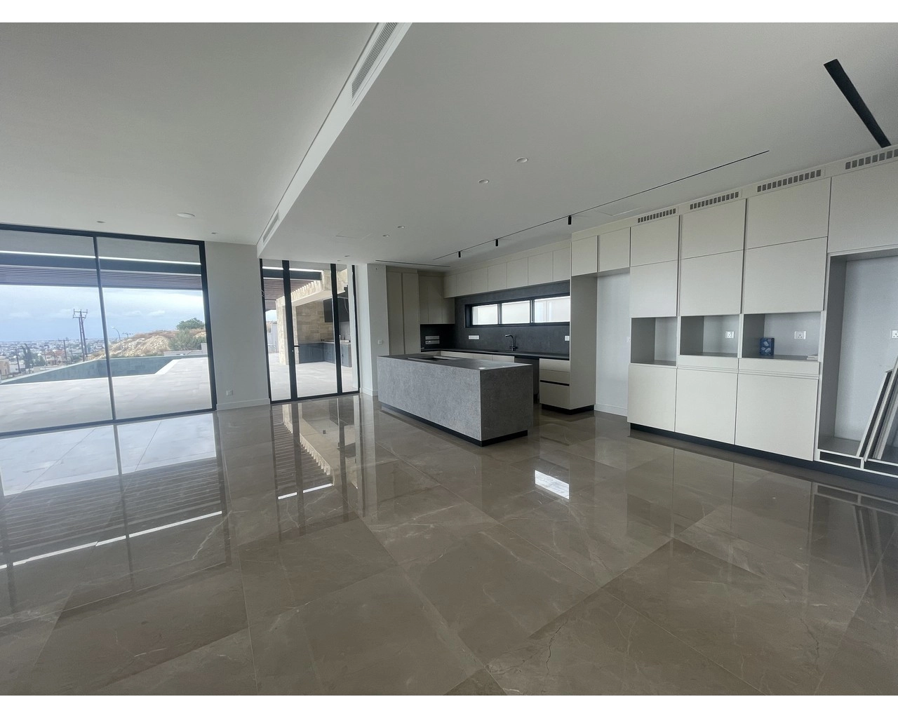 6+ Bedroom House for Sale in Mouttagiaka, Limassol District