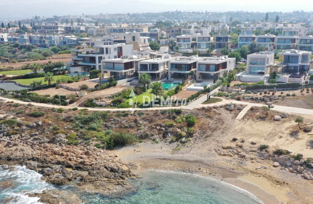 5 Bedroom House for Sale in Chlorakas, Paphos District