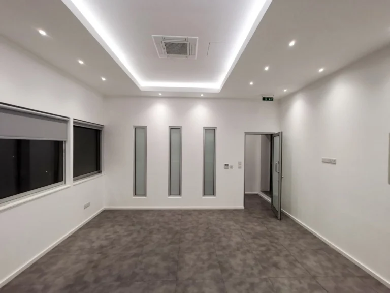 1525m² Building for Sale in Limassol District