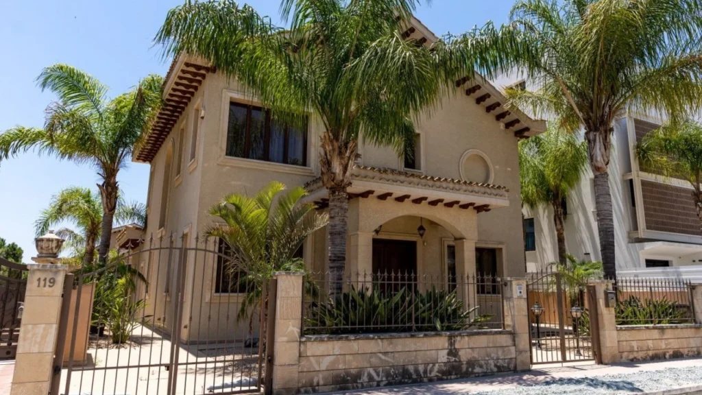 4 Bedroom House for Sale in Amathounta, Limassol District