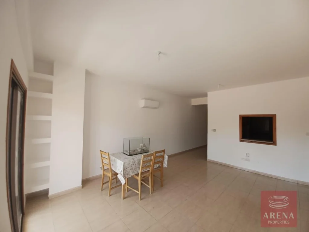 2 Bedroom Apartment for Sale in Larnaca – Finikoudes