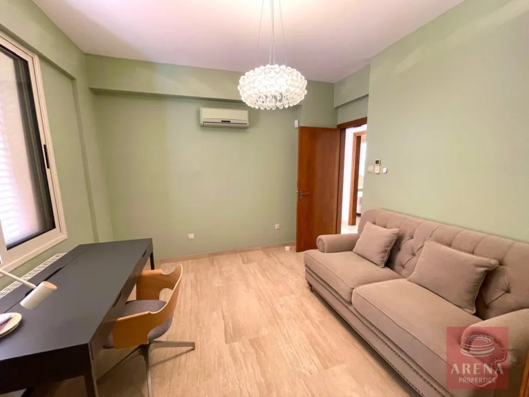 5 Bedroom House for Sale in Pervolia Larnacas