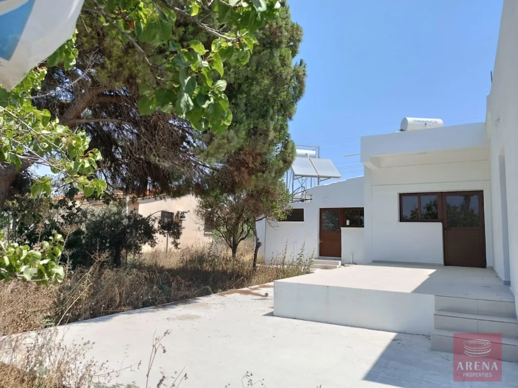 4 Bedroom House for Sale in Pervolia Larnacas