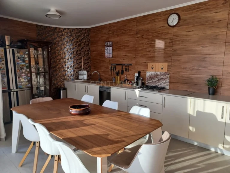 4 Bedroom House for Sale in Agios Tychonas, Limassol District