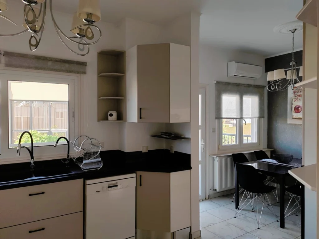 4 Bedroom Apartment for Rent in Potamos Germasogeias, Limassol District