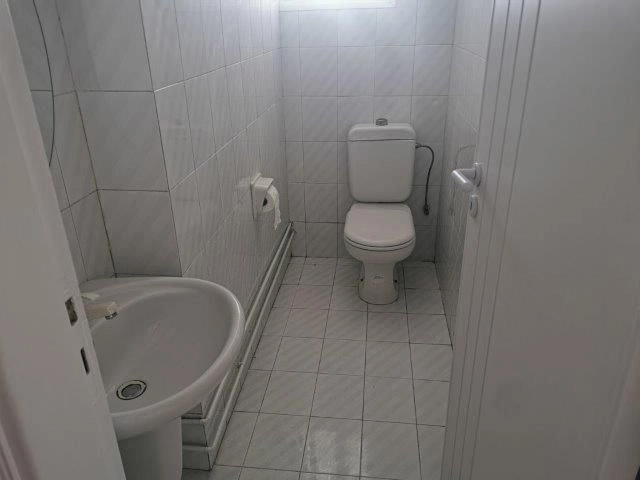 140m² Office for Rent in Limassol – Apostolos Andreas