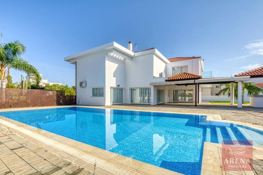 6+ Bedroom House for Sale in Famagusta District