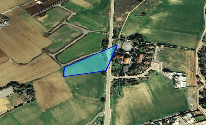 8,084m² Plot for Sale in Pervolia Larnacas