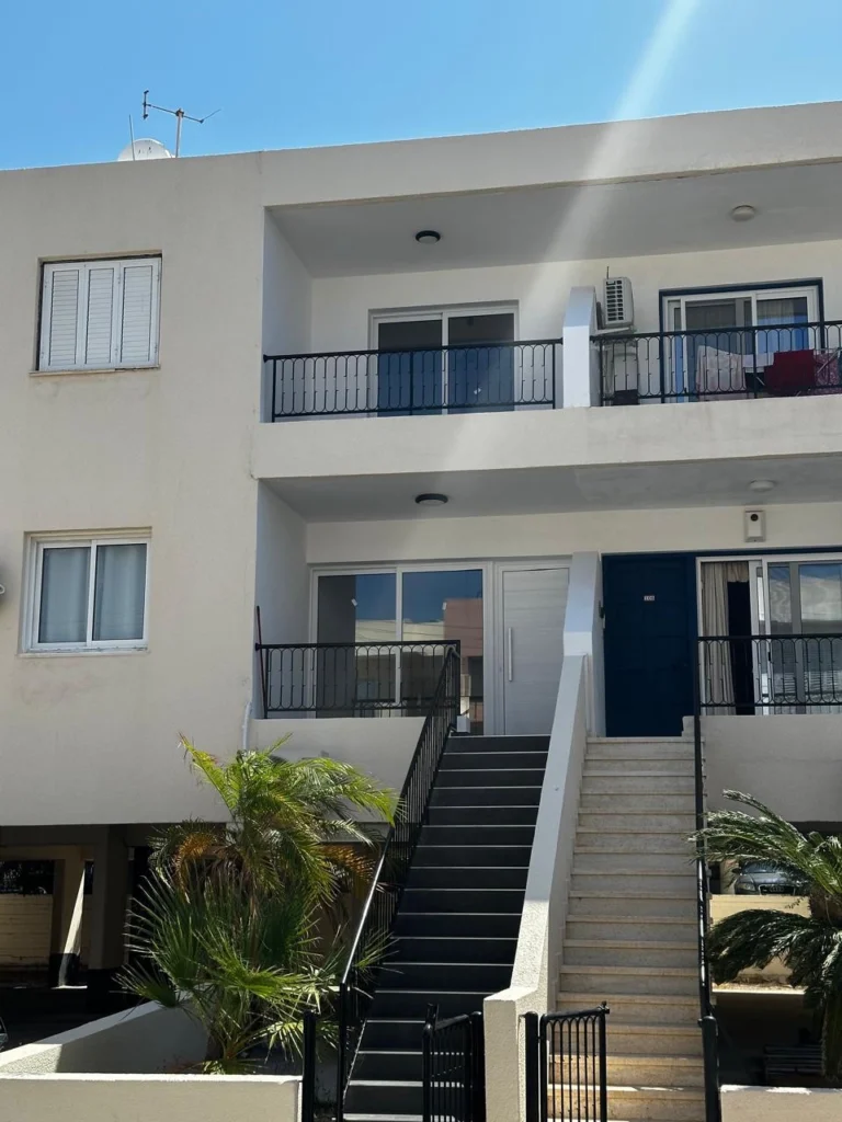 2 Bedroom House for Sale in Kato Paphos