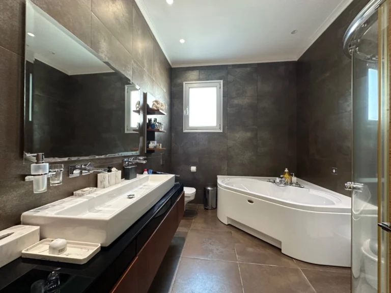 5 Bedroom House for Sale in Agios Tychonas, Limassol District