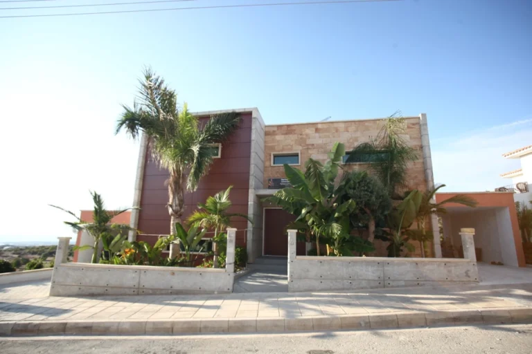 6+ Bedroom House for Sale in Paphos District